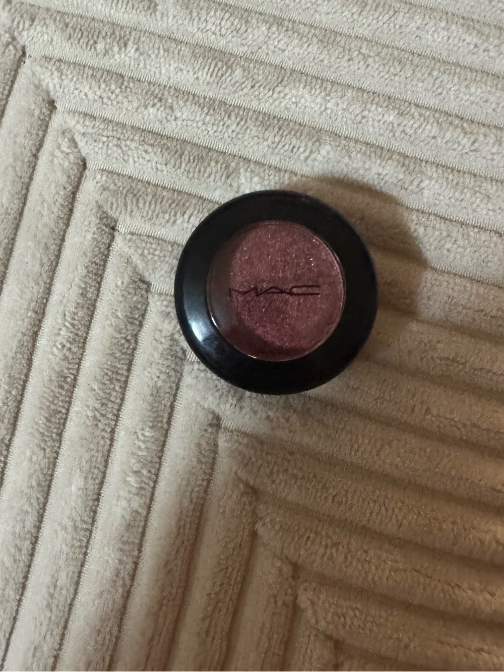 MAC Cosmetics Shimmer Eyeshadow - Deep Plum Royal Ruby